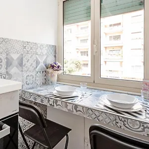 https://vatican-suite-with-kitchen-free-wifi-high-speed-metro-a.it-romehotels.com